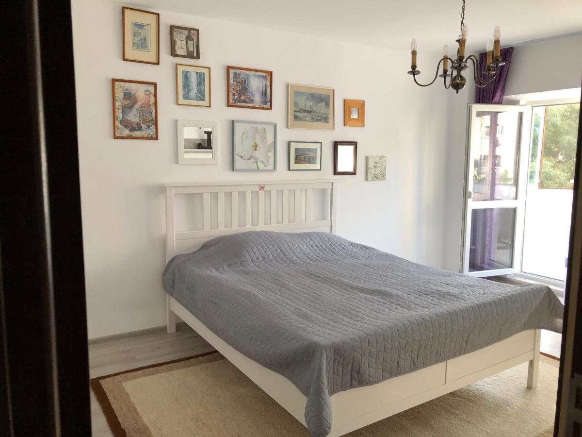 Le Garcon De Cristina-Simple,Quiet,Spacious Studio Boekarest Buitenkant foto