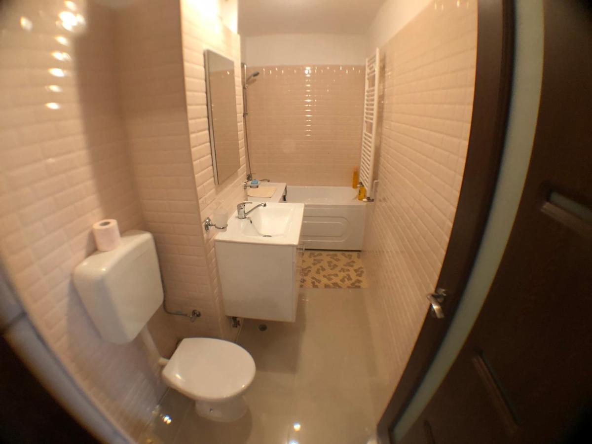 Le Garcon De Cristina-Simple,Quiet,Spacious Studio Boekarest Buitenkant foto