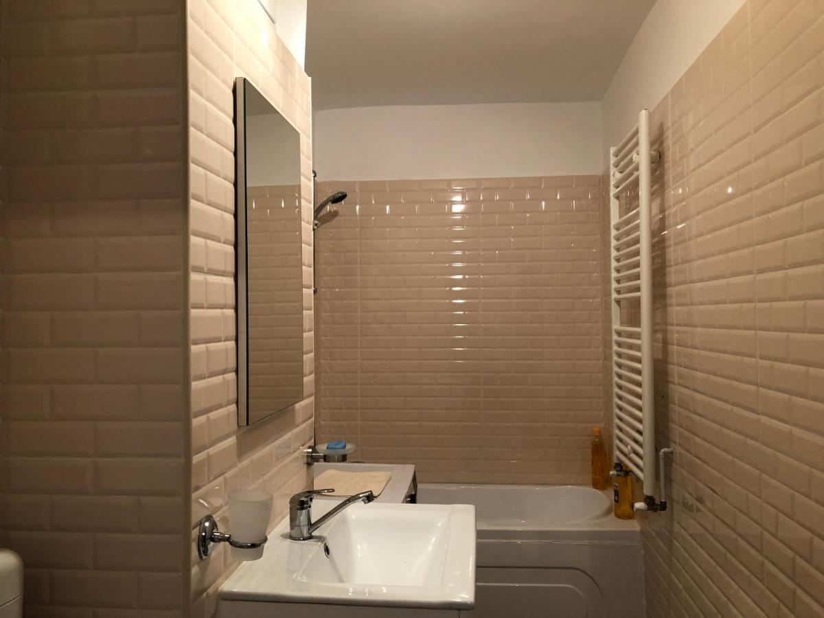 Le Garcon De Cristina-Simple,Quiet,Spacious Studio Boekarest Buitenkant foto